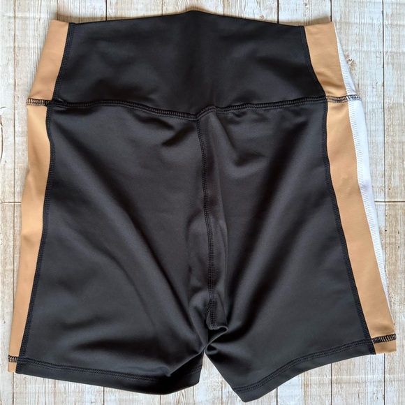 Cleo Harper Kelsey Wells Rotation Short in Canyon - Picture 3 of 5